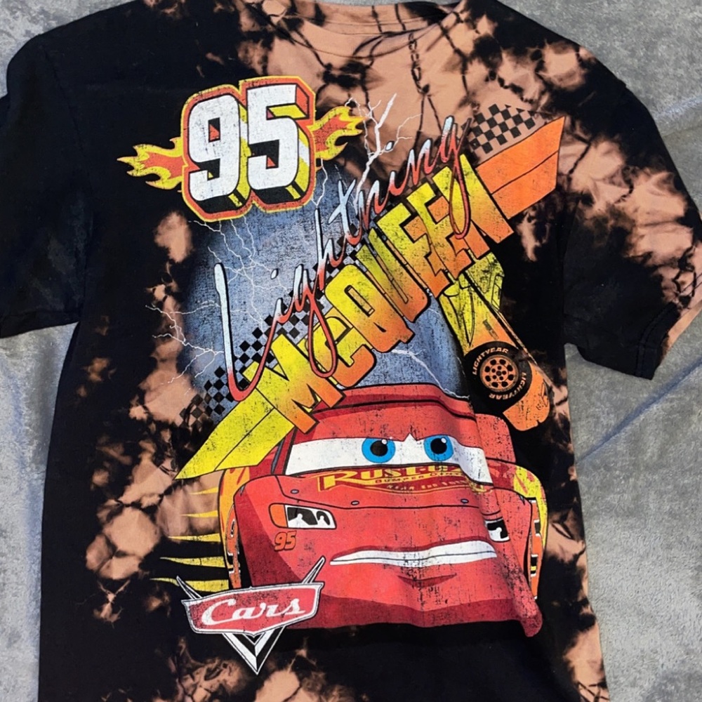 Graphic tee